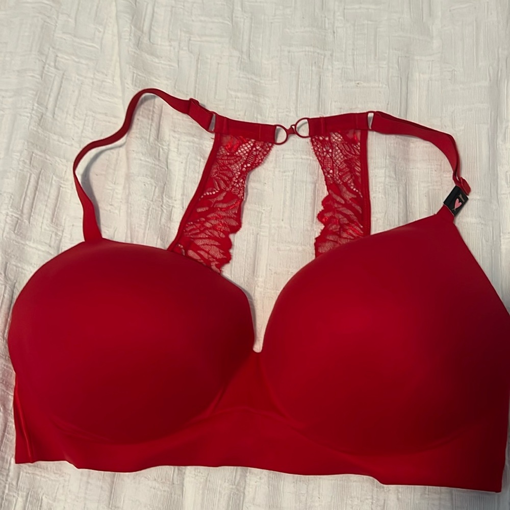 NWT 38DDD red incredible by Victoria’s Secret bra